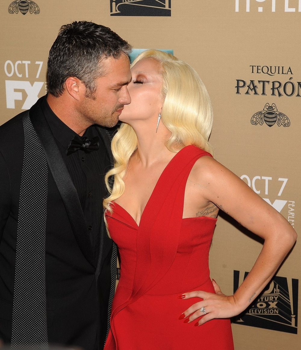 Gaga uživa u seksu u troje!