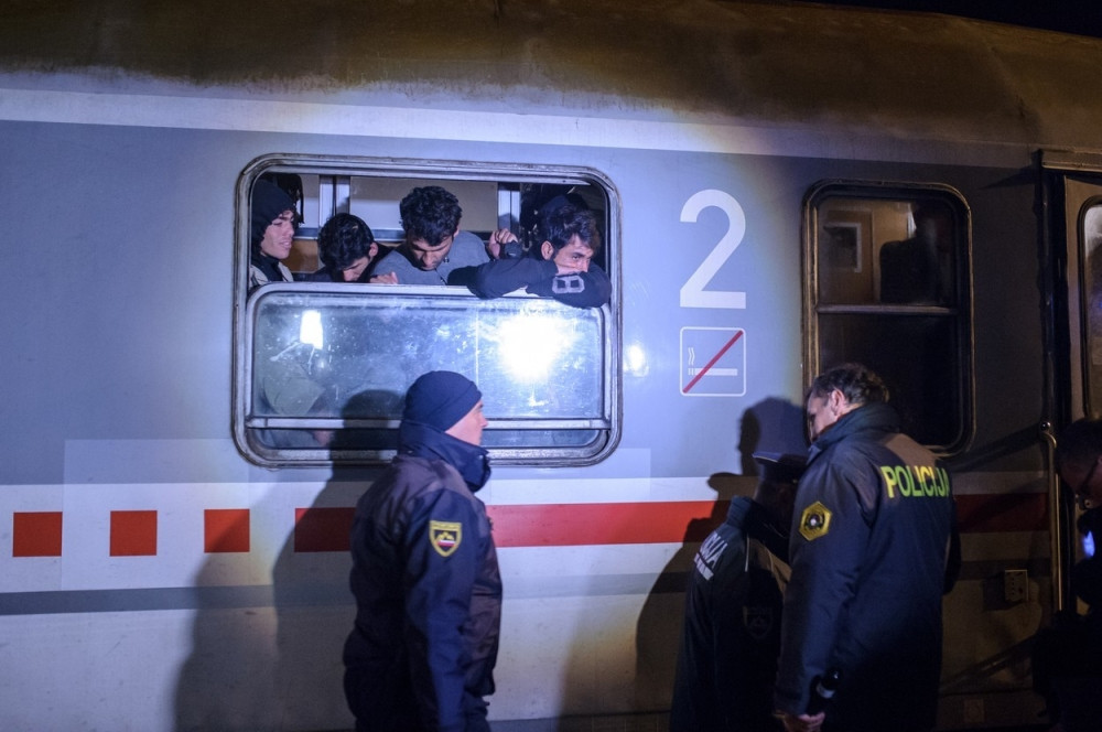 U Sloveniju ušlo 12.600 izbeglica za dan!