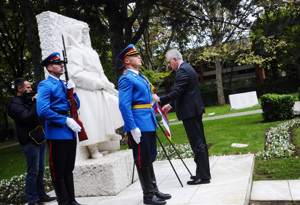 Nikolić položio vence oslobodiocima Beograda