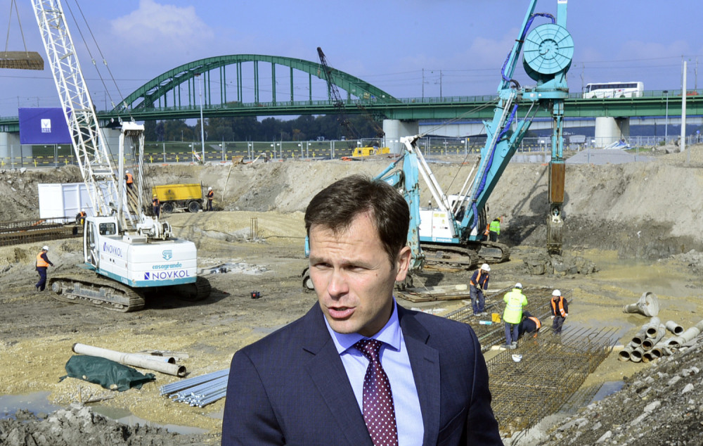 Obezbeđenje gradonačelnika obrisalo snimak!?