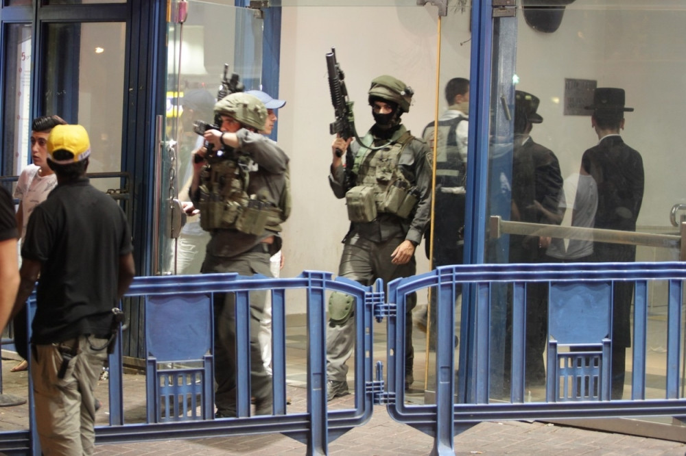 Teško ranjeni napadači na Izraelca!