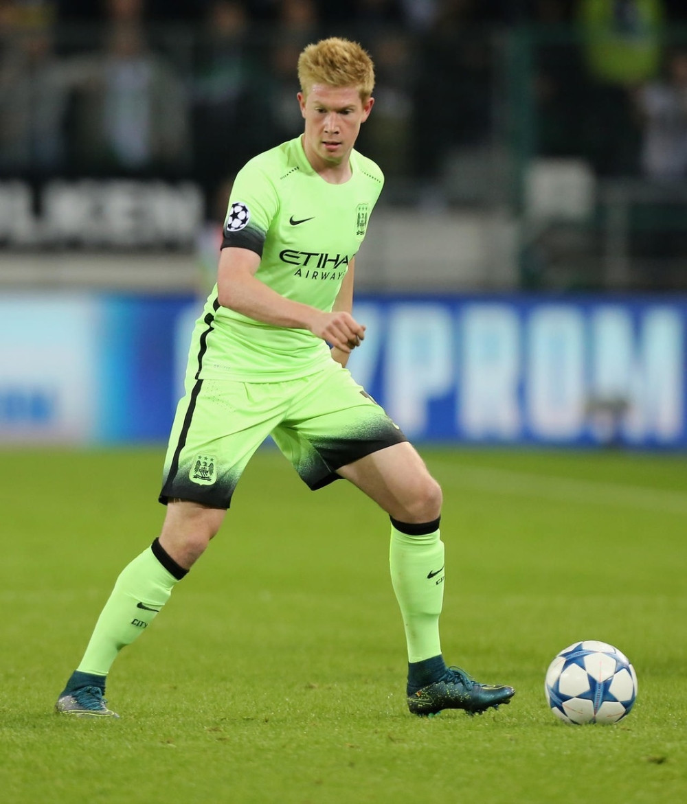 Igrača od 75 miliona napala korner zastavica! (VIDEO)