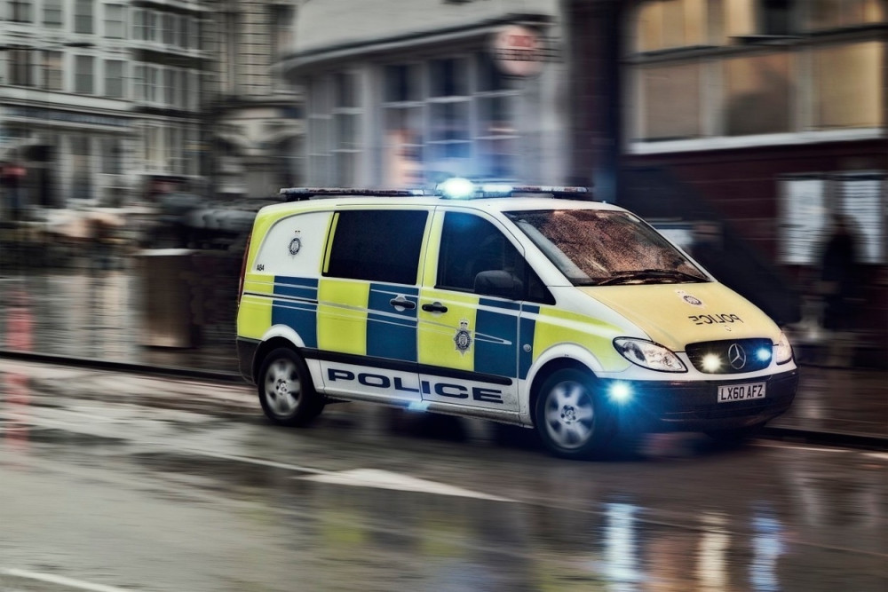 Sumnjiv paket pred britanskim parlamentom!