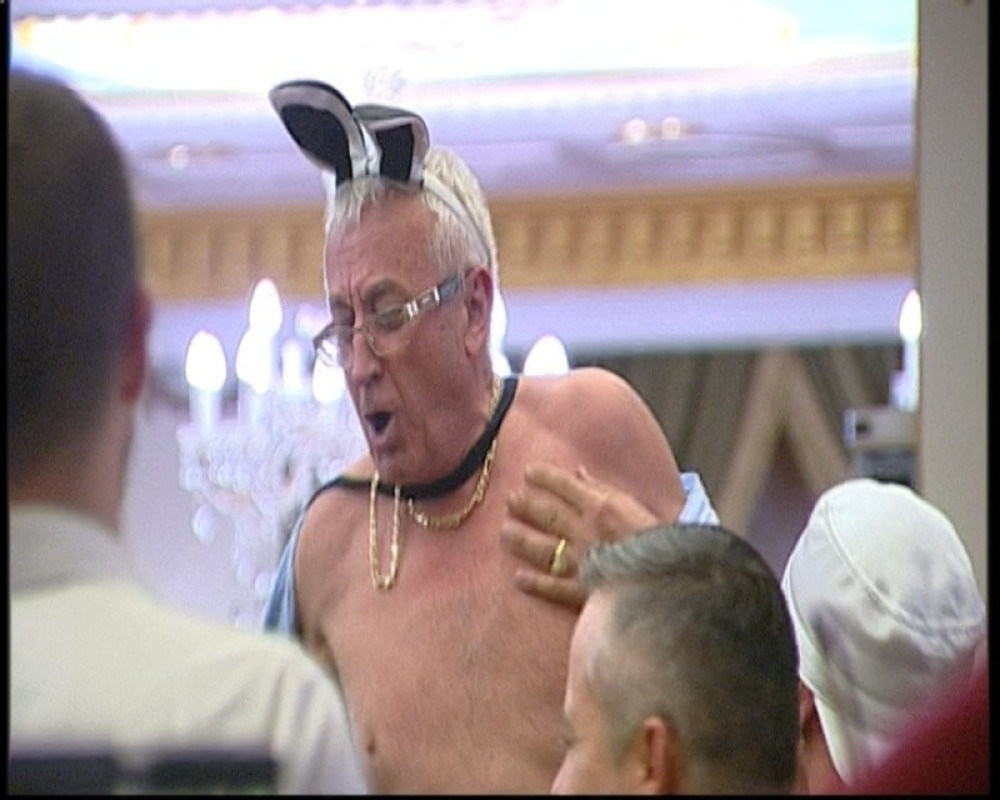 Era izveo striptiz! (FOTO)