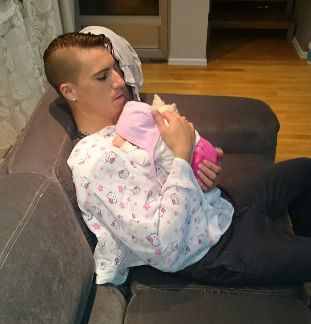 Mitrović objavio prvu fotografiju sa ćerkicom (FOTO)