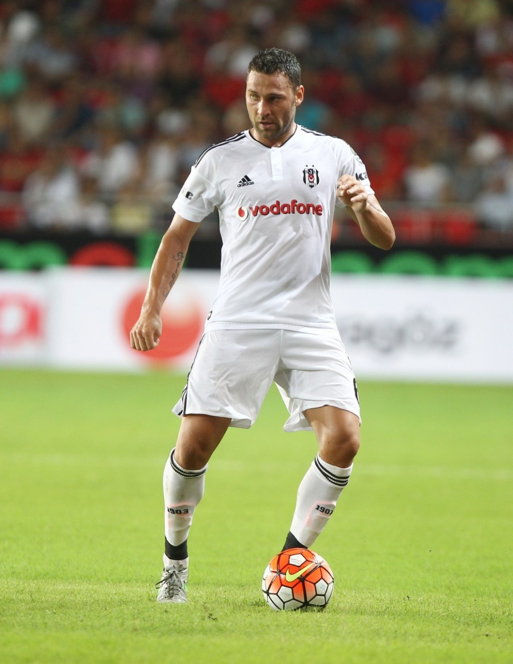 Tošić u nemilosti navijača i trenera!