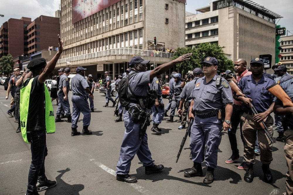 Žestoki sukobi policije i studenata!