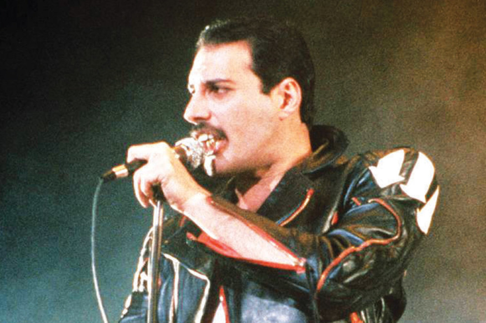 Legendarni pevač, i nakon smrti, šalje porodici i prijateljima poklone za Božić