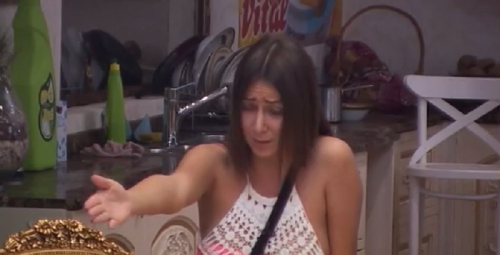 Zmaj ima lek za Macu! (VIDEO)