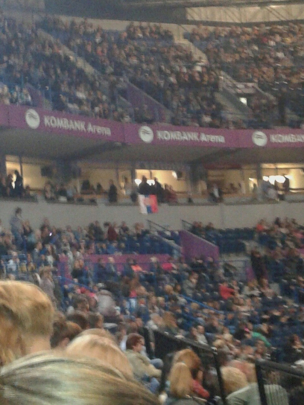 Srpska zastava ipak na Merlinovom koncertu! (FOTO)