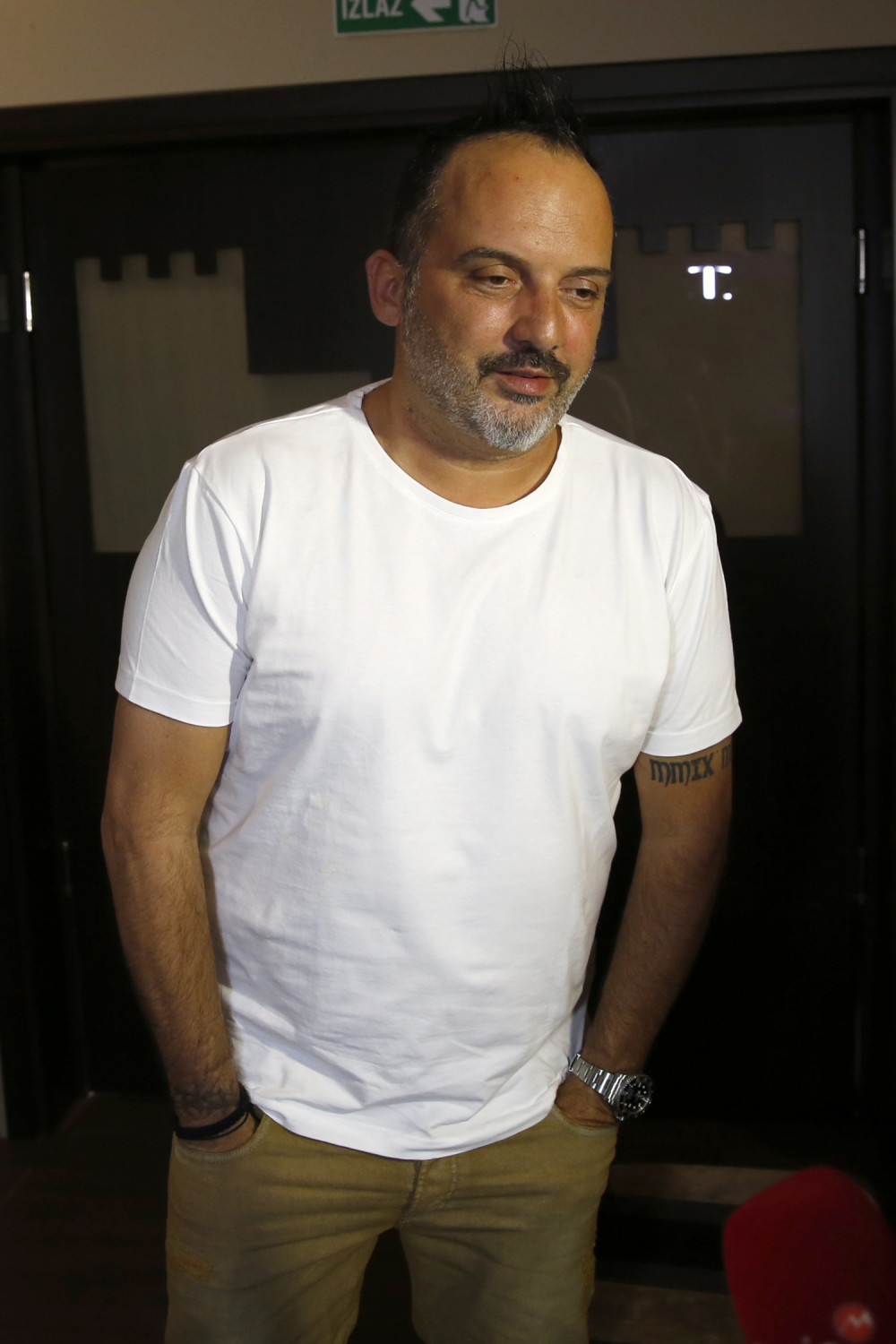 Toni Cetinski ima novu pesmu i komšije kao iz bajke!