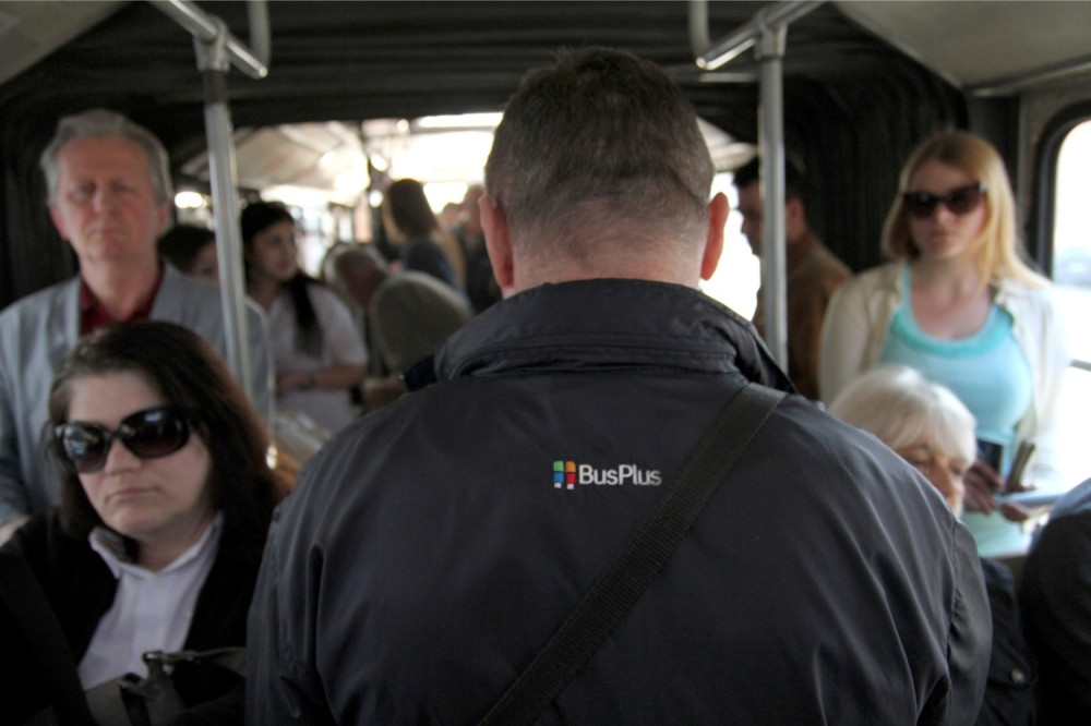 Putnik pretukao kontrolora!