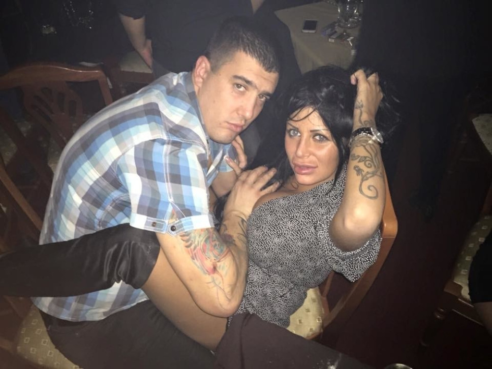 Silikonka smuvala Đusovog menadžera! (FOTO)