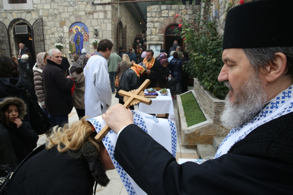 Šta se radi, a šta ne na Svetu Petku (FOTO)