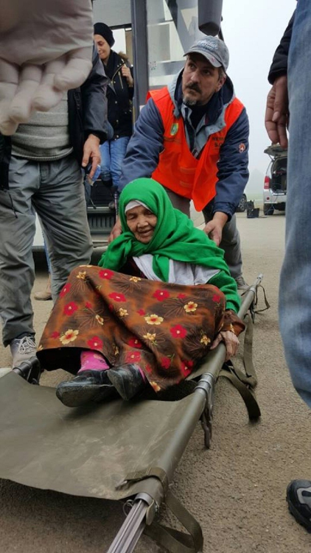 Avganistanka od 105 leta peške preko Srbije stigla u Hrvatsku!