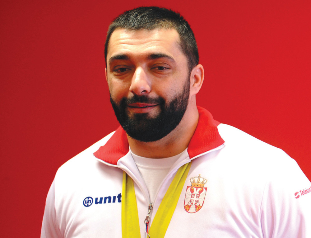 Kolašinac: Prekinuću karijeru!