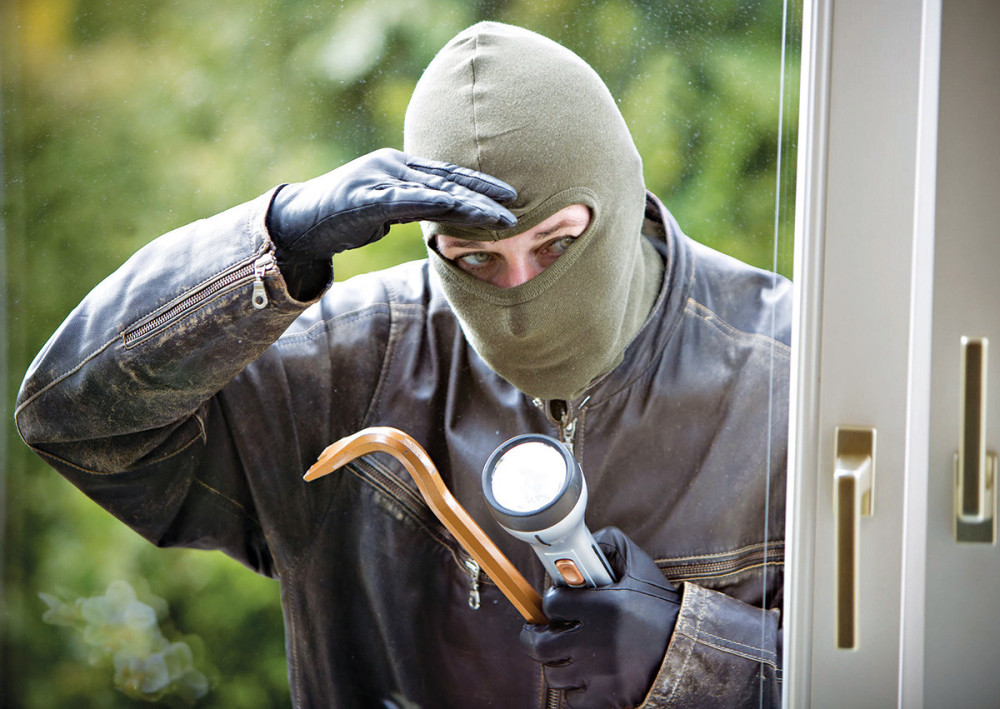 Muškarac pokrao vredne stvari iz preko 30 domova