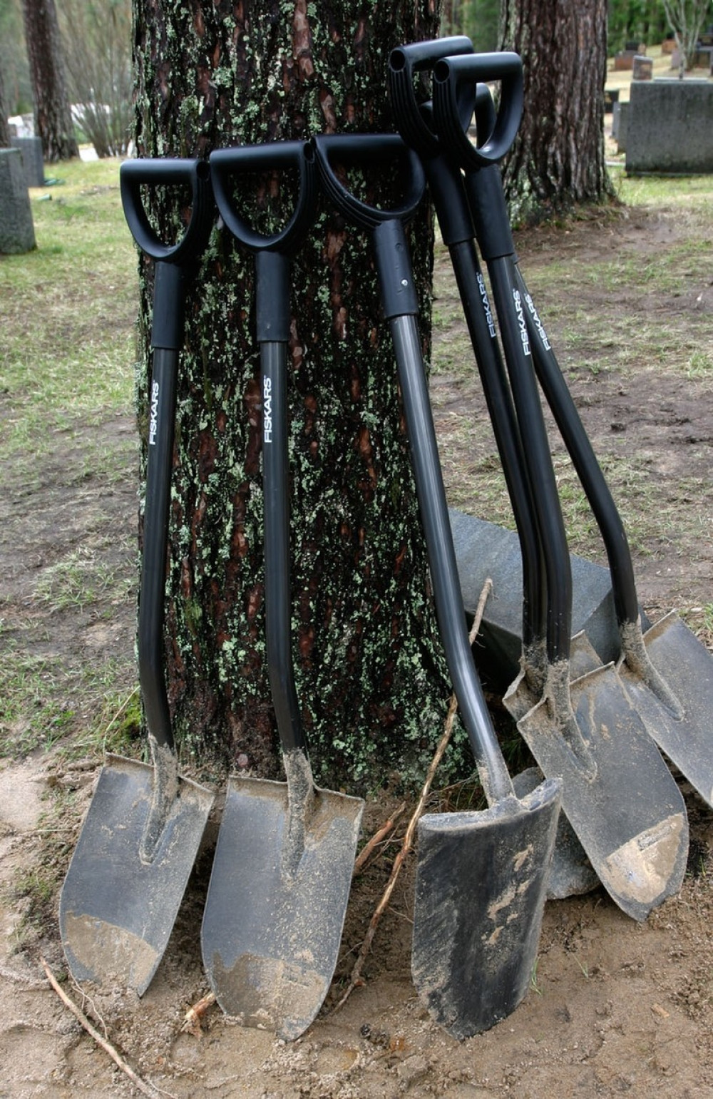 Ubio si mi ćerku i unuke, nećeš ležati pored njih!