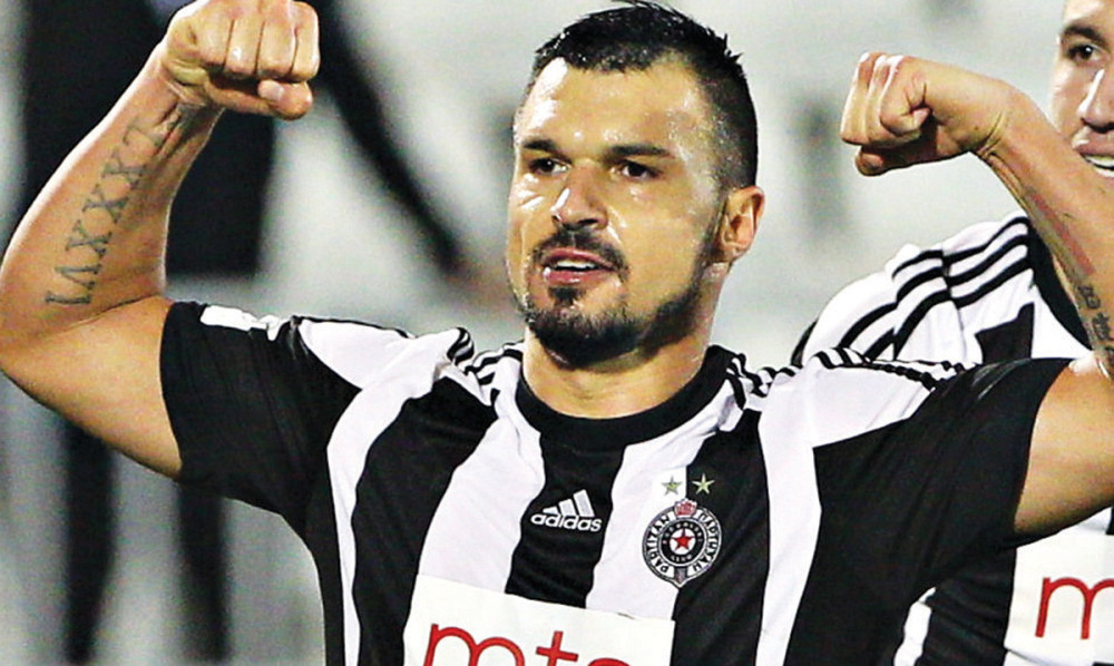 FOTO~Volim vas, srce mi je crno-belo!