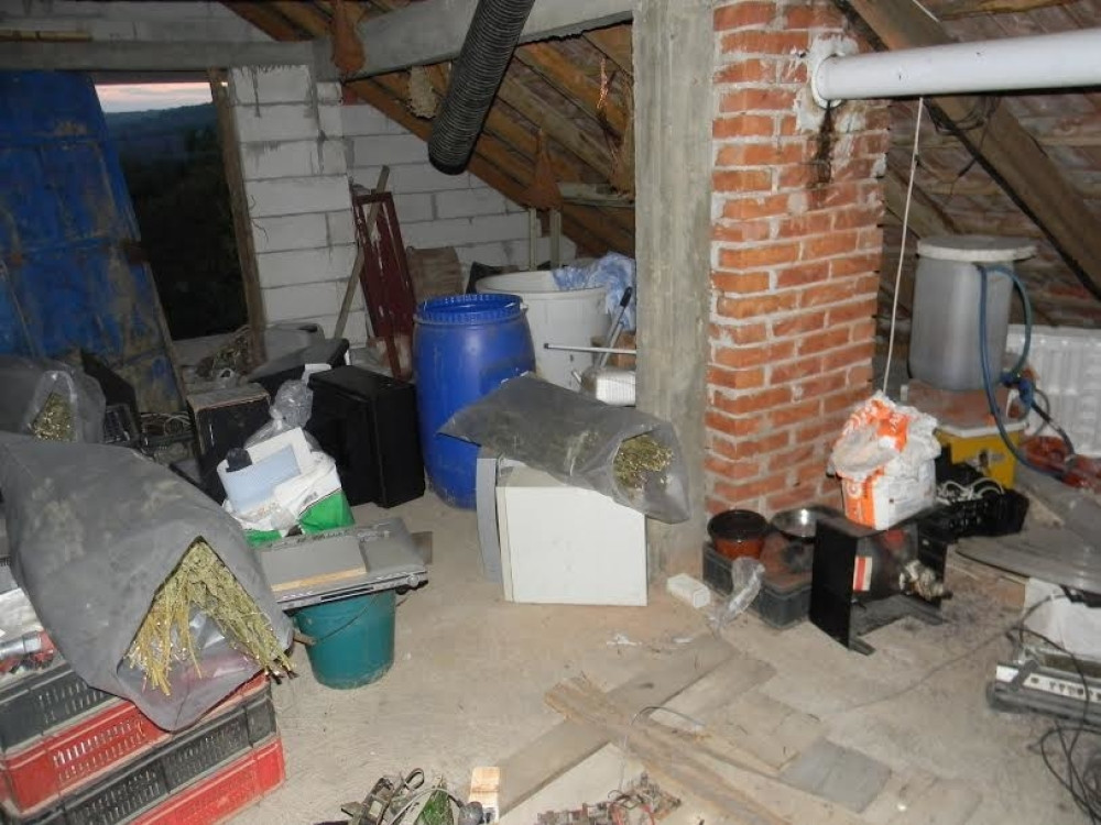 U kući kod Merošine otkriveno 3,3 kilograma marihuane