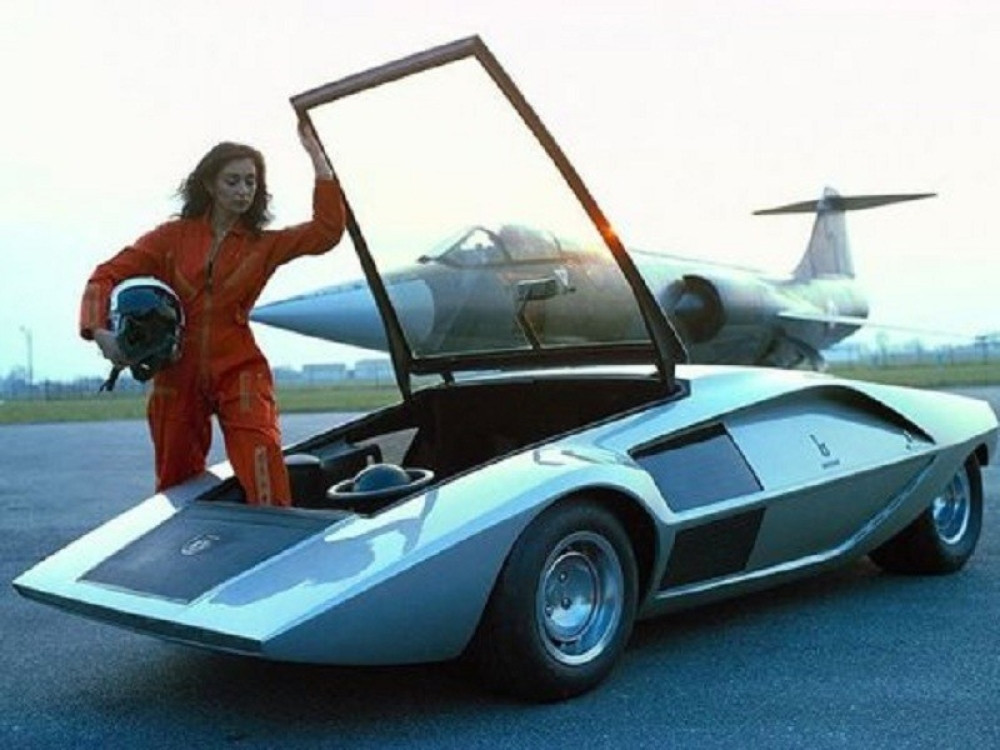 Najluđa automobilska vrata u istoriji! (VIDEO)