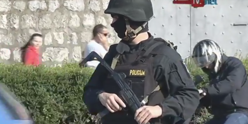 Duge cevi na ulicama Dubrovnika