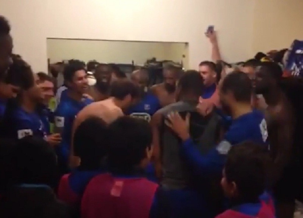 Francuzi proslavljaju pobedu uz zvezdine pesme! (VIDEO)