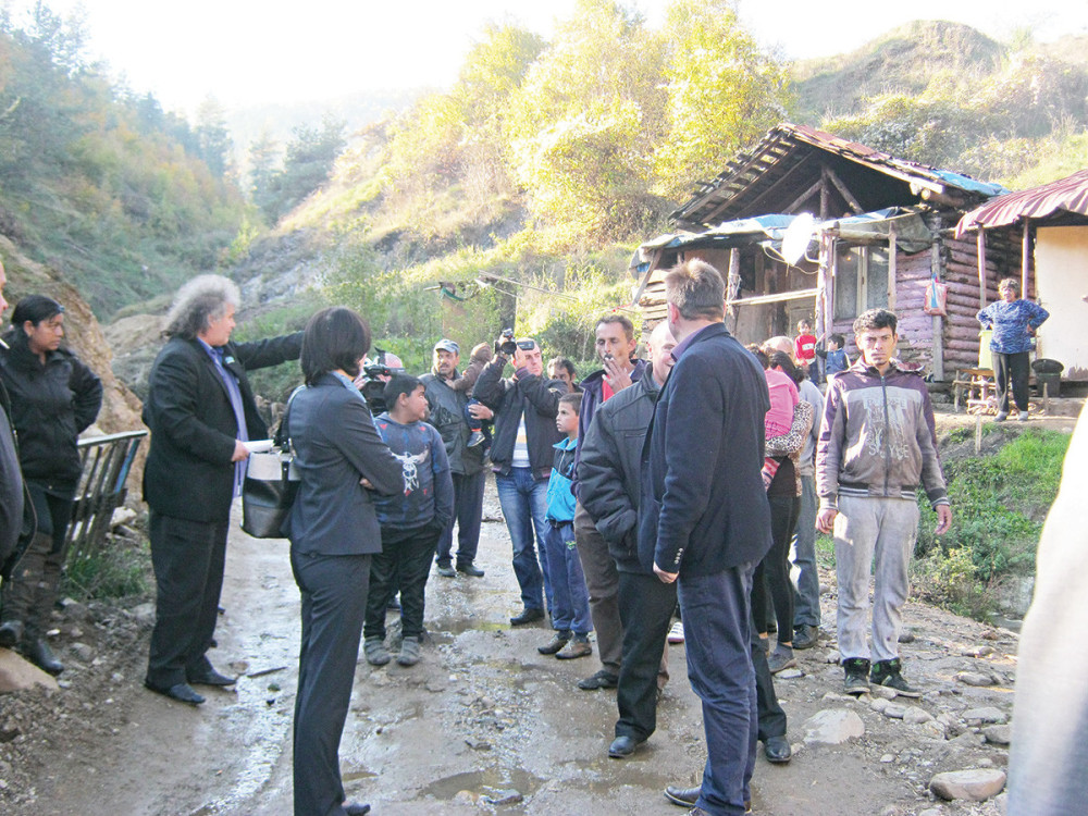 Ljuta borba za glasove iz romske mahale!