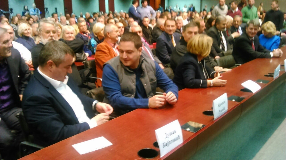 Ružić došao zagrljen s Mrkom