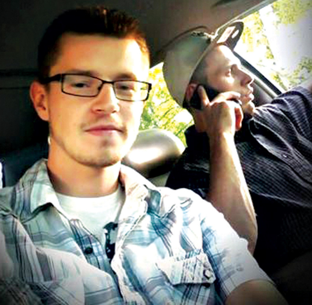 Bosanac sa prijateljem upucan u kolima