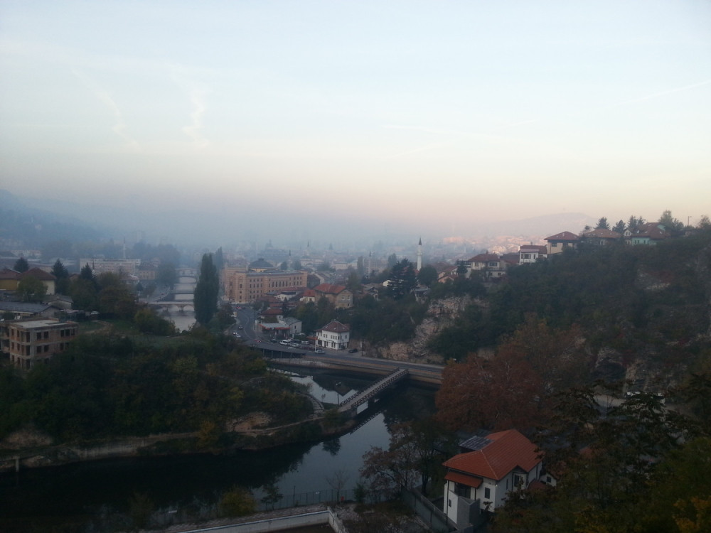 Mladić pretio skokom u provaliju!