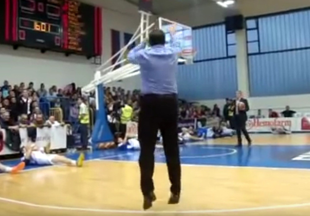 Pogledajte kako Milorad Dodik ubada trojke! (VIDEO)