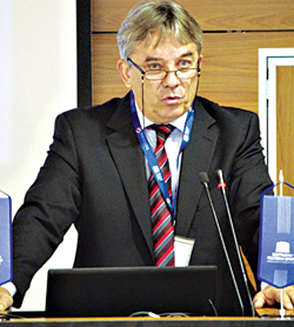 Direktor uhlebio sinove  s vezama i Tominu snajku!