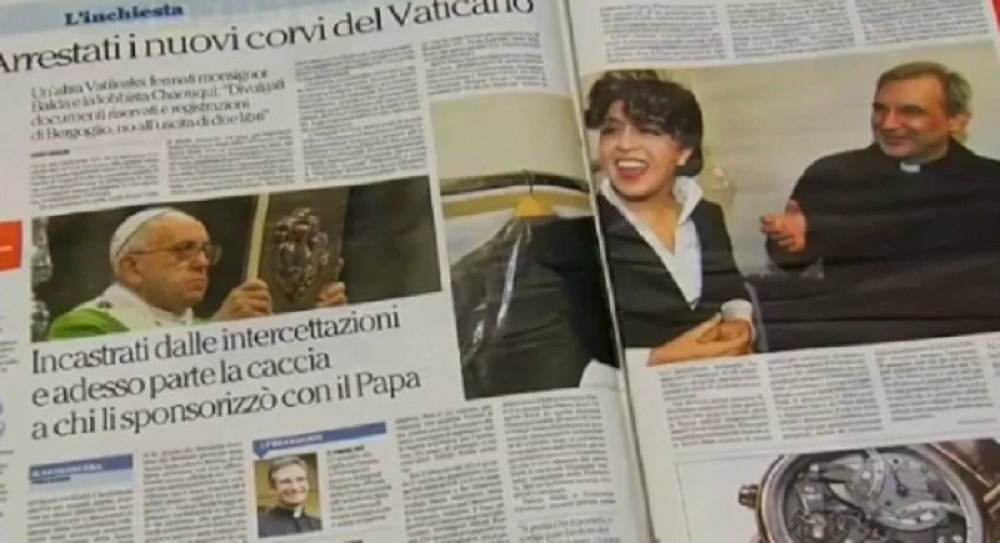 Papa je znao da Crkva daje novac za oružje?