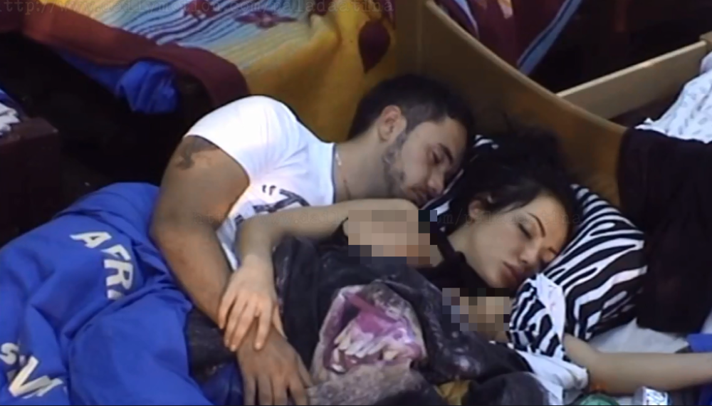 Tamari ispala si*a dok je spavala! (VIDEO)