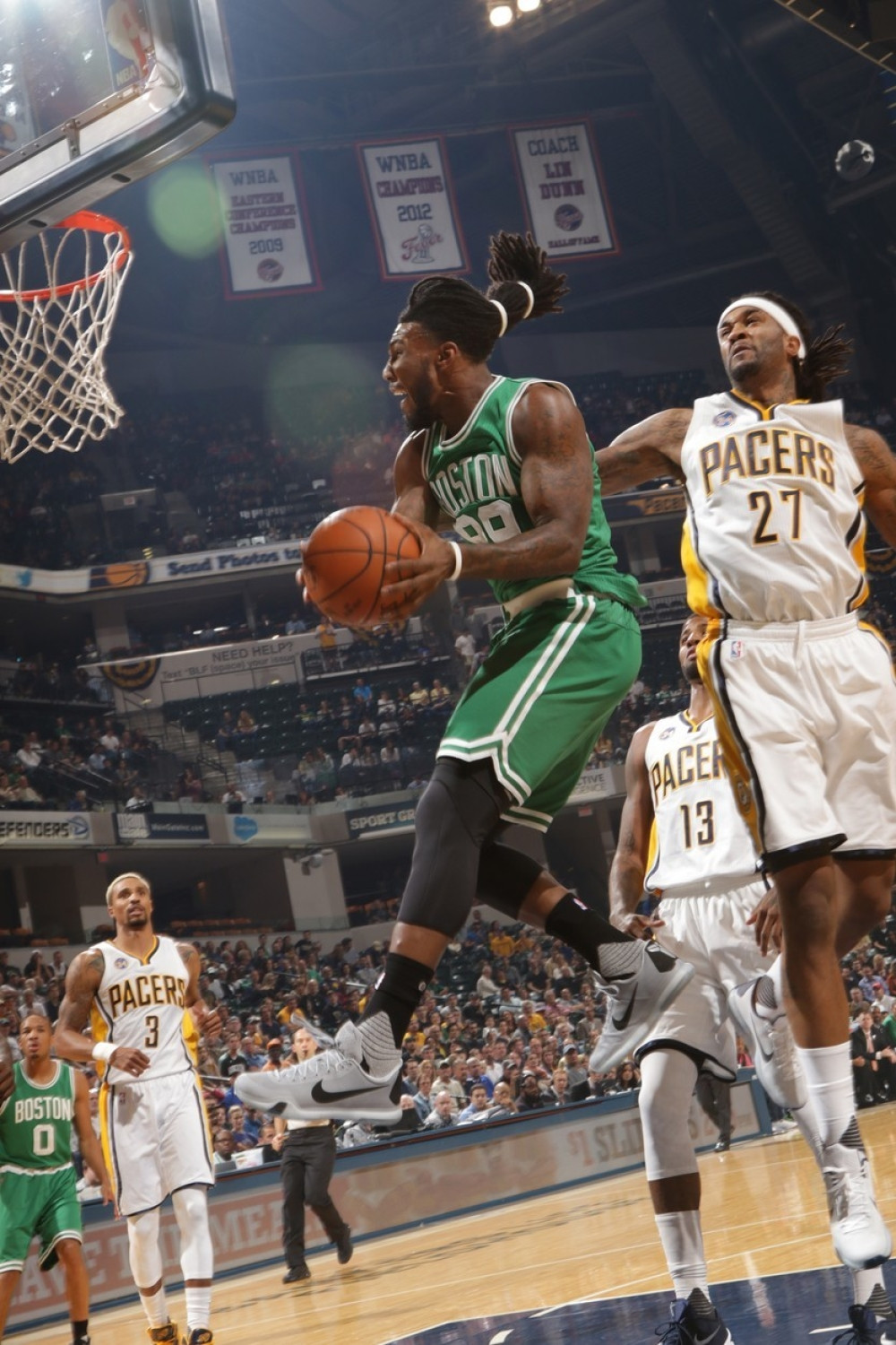 Pogodio koš sa osnovne linije