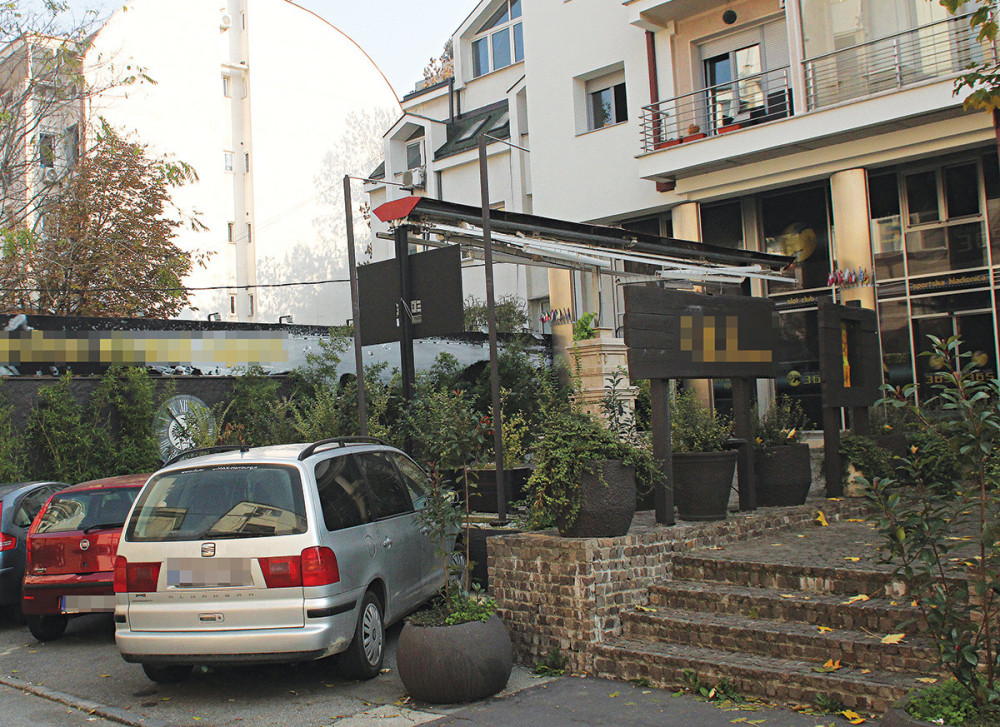 Bomba ispred Odalovićevog stana!