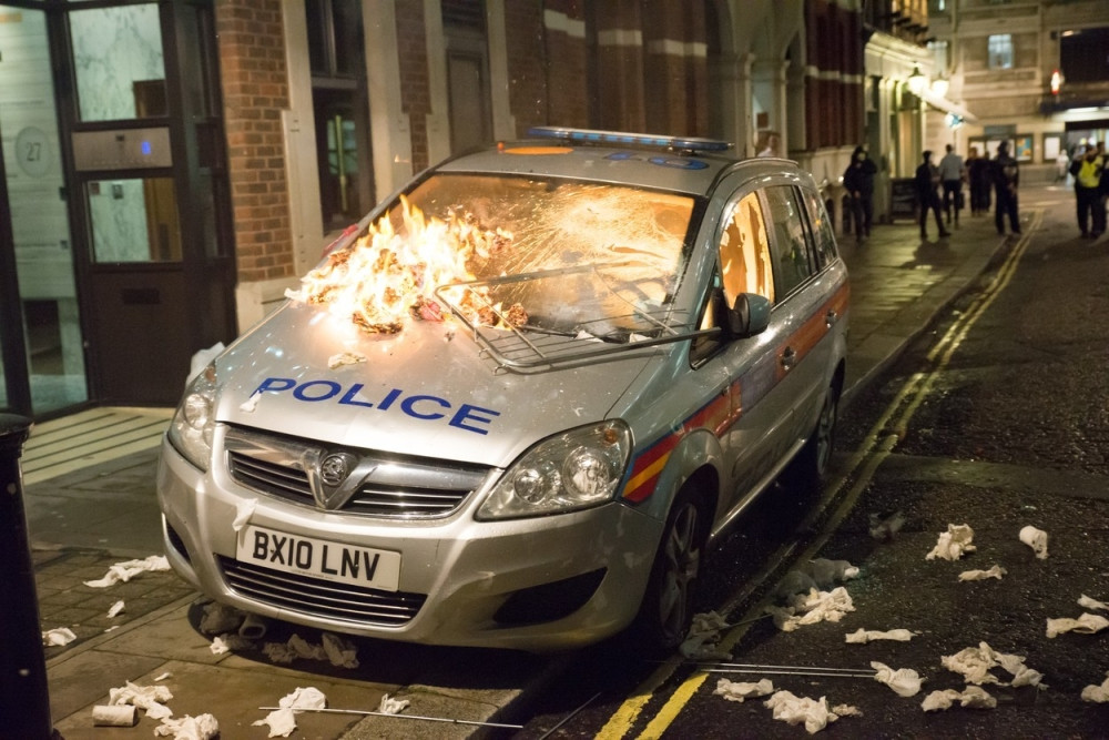 Žestoki sukobi policije i anarhista u Londonu!