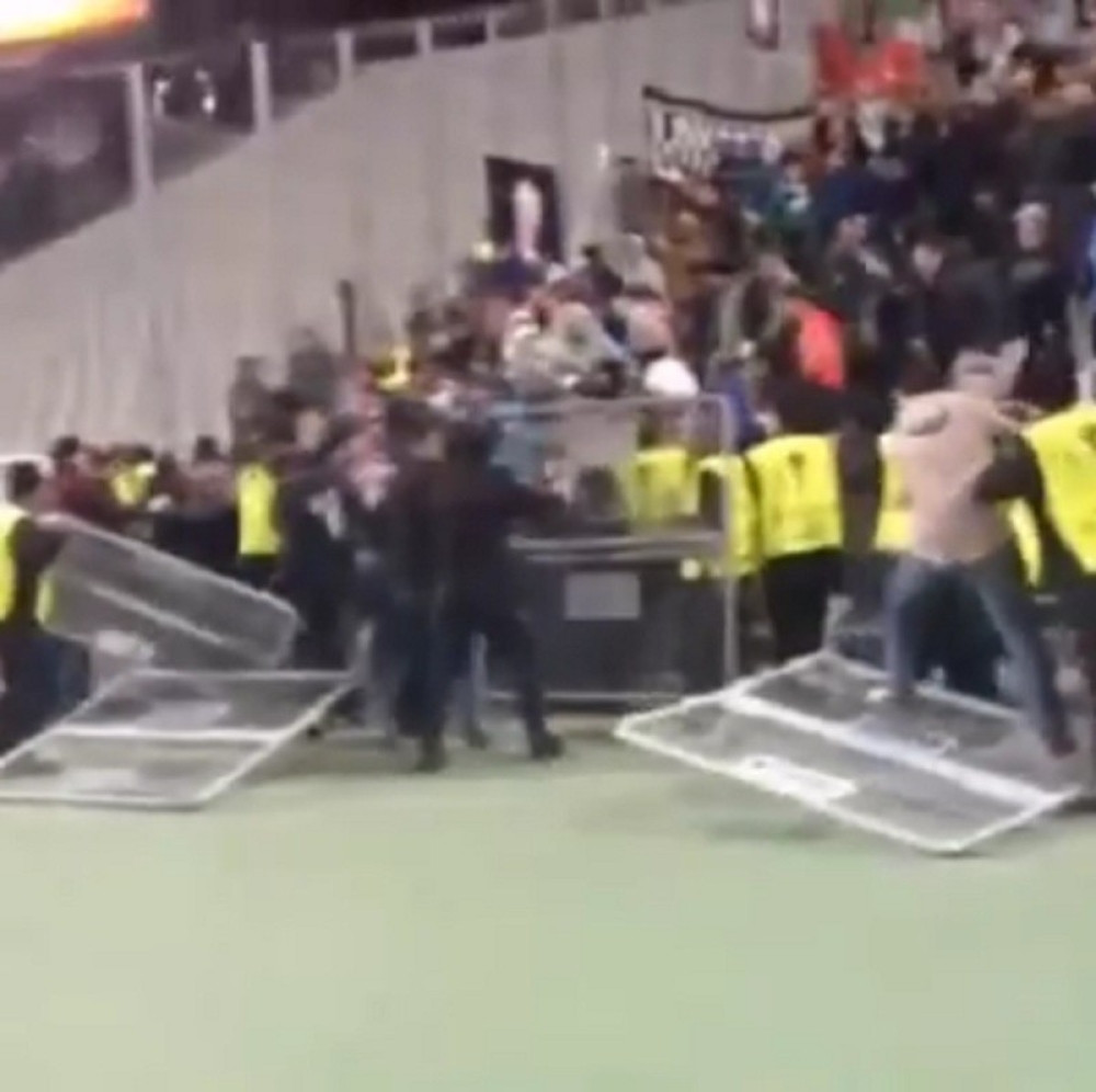 Navijači Lokomotive napravili haos u Istanbulu! (VIDEO)