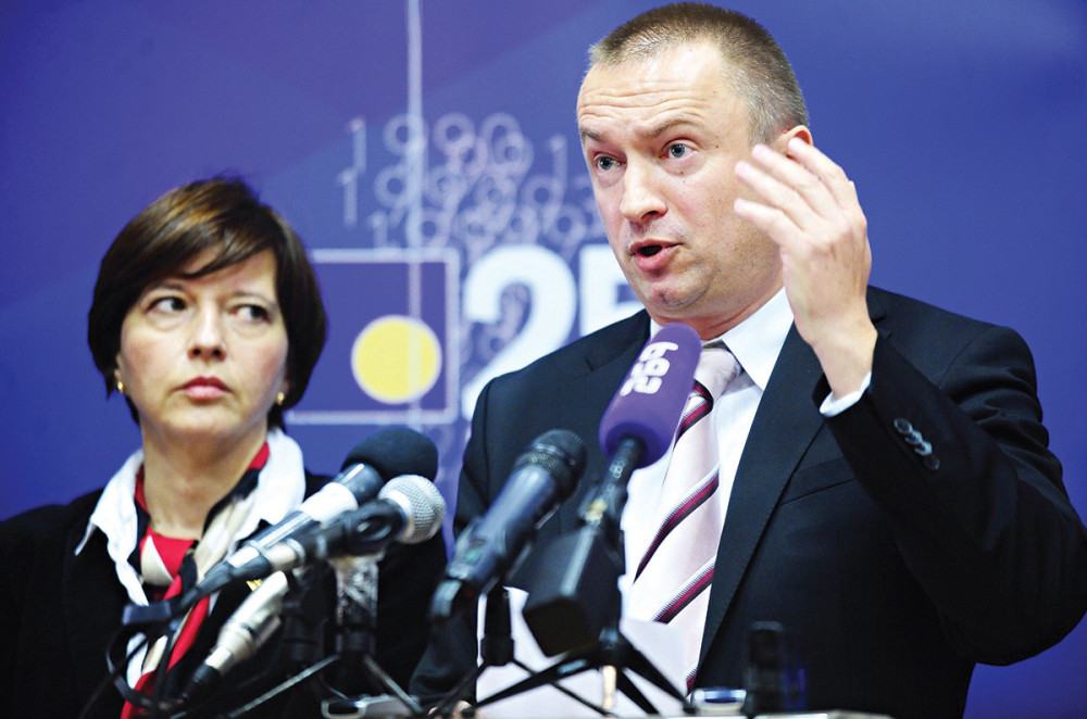 Pajtić: Finansijer SNS u šaci ima 10 milijardi
SNS: Opet lažeš, Bojane