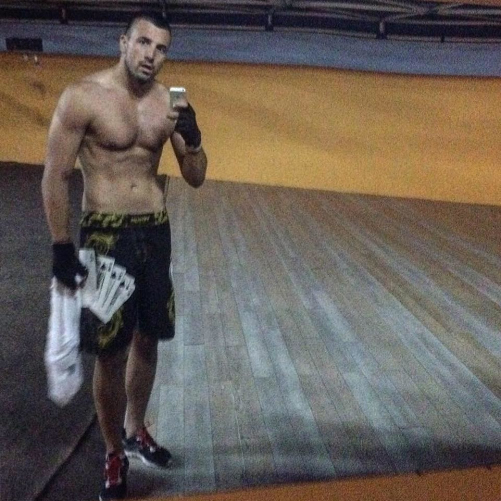 Goli Vladimir na porno sajtu (FOTO)