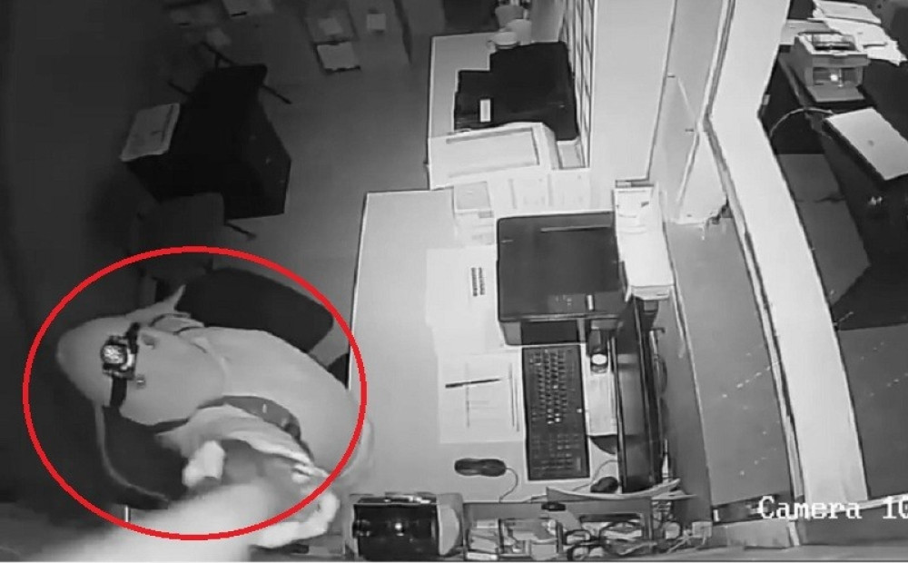 Kamere snimile pljačku brze pošte! (VIDEO)