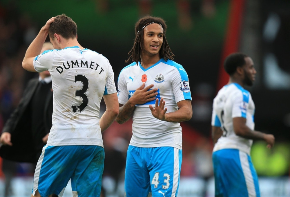 Njukasl se pomerio iz "ambisa", i dalje je na "litici"