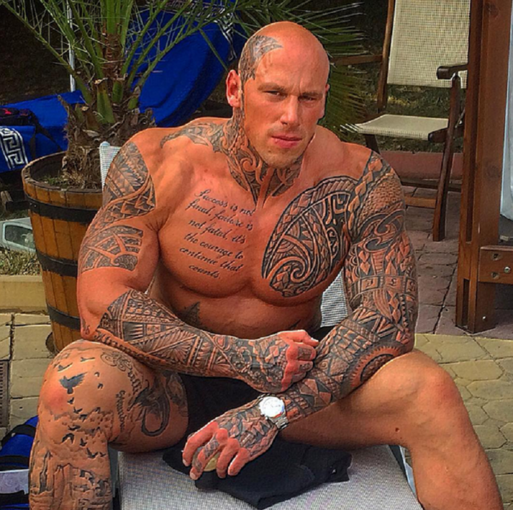 Žgoljavi tinejdžer izrastao u džina! (FOTO)