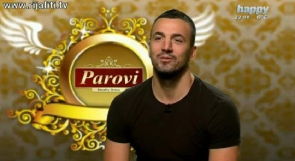 Vladimir spava s babama za novac!