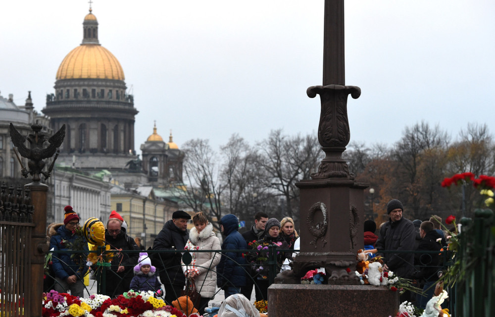 Nevreme u Rusiji čupalo semafore i drveće (FOTO+VIDEO)