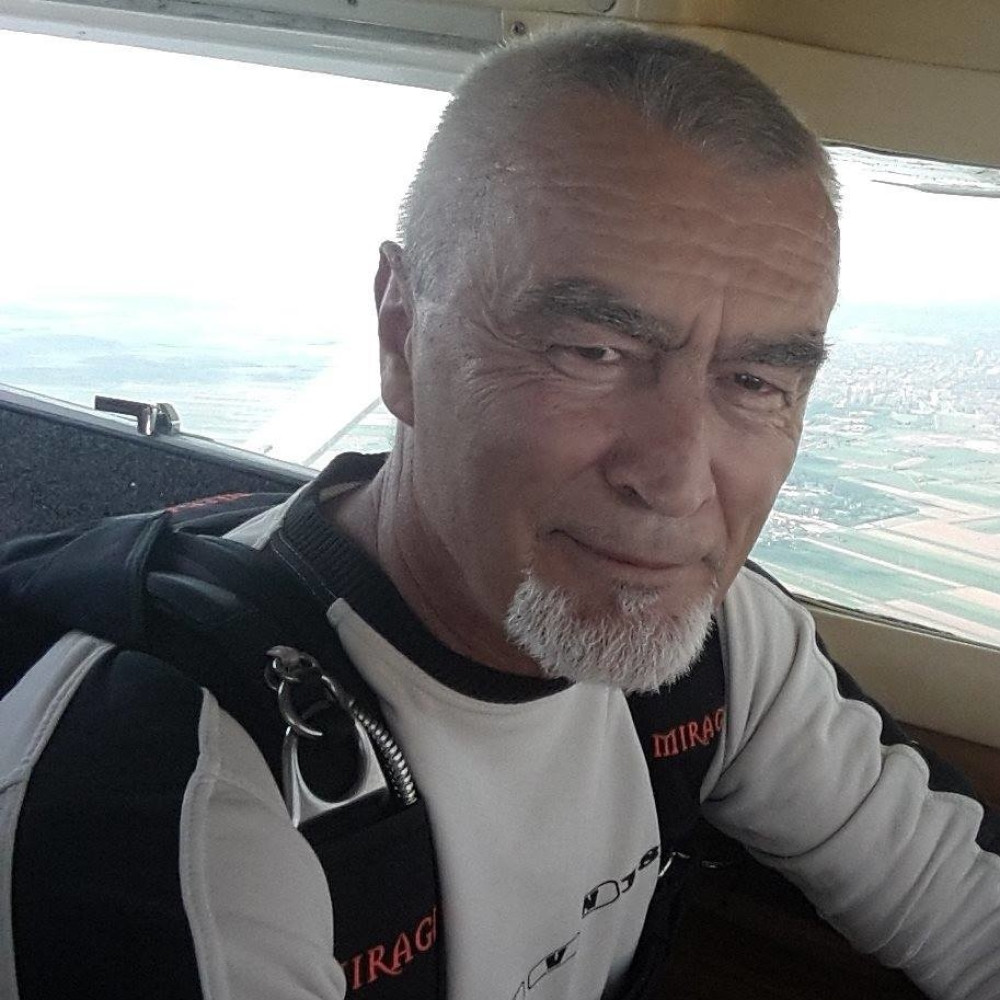 Posle skoka padobran zatajio