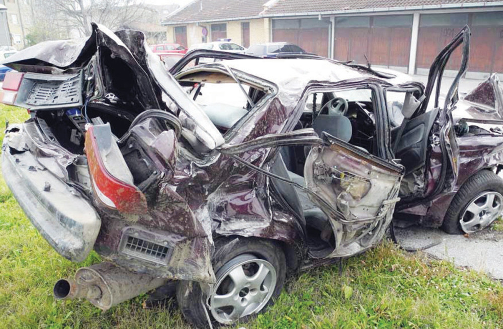 Poginuli majka i sin, borba za život oca i drugog deteta