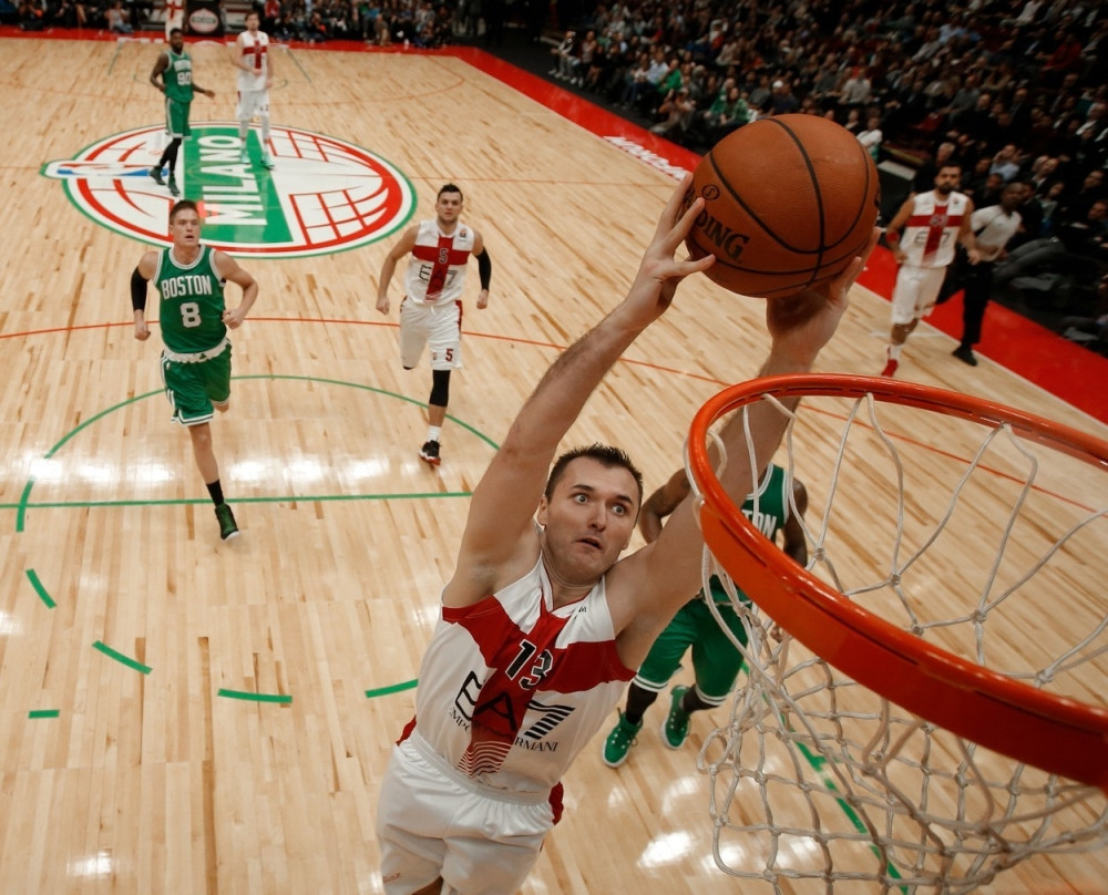 Mačvanu stavljen gips na stopalo