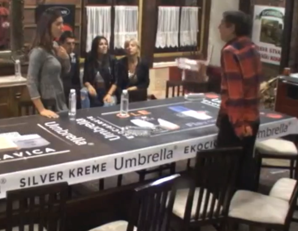 Jasmina videla ovog farmera potpuno golog!